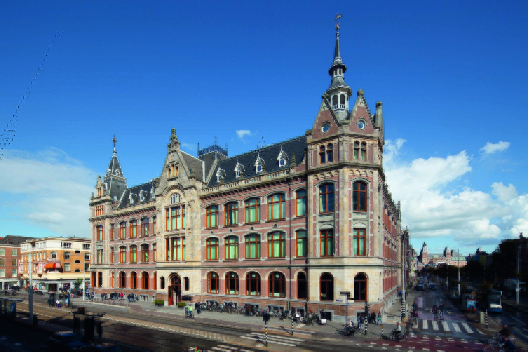 Descubre el Conservatorium Hotel: donde la historia de Ámsterdam cobra vida